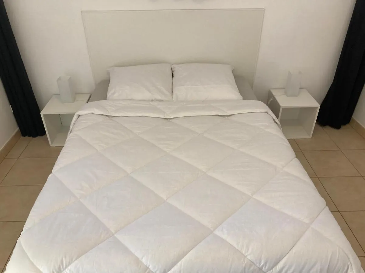 T2 Climatise A 20 Metres De La Plage Apartment Hyeres France