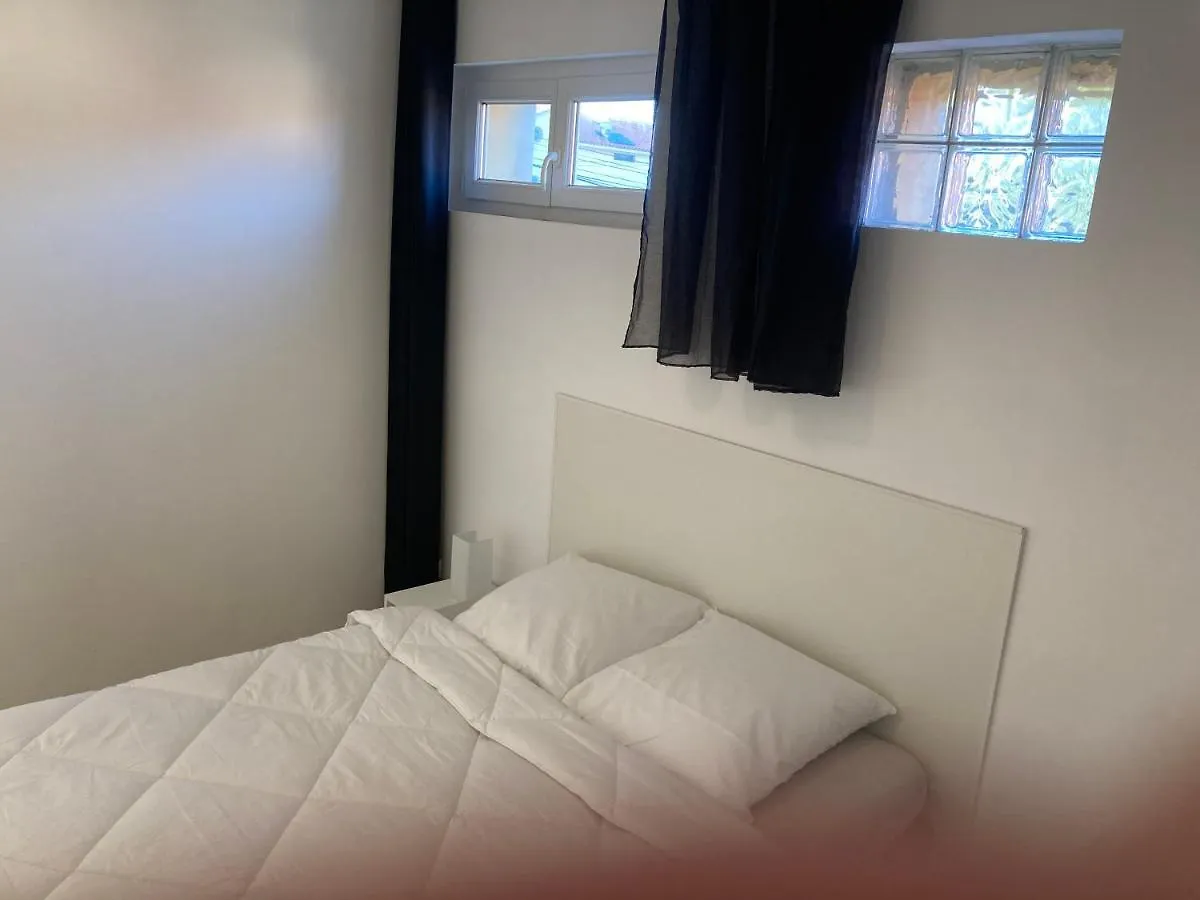 T2 Climatise A 20 Metres De La Plage Appartement Hyères Frankrijk